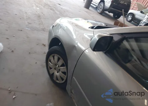 2004 Toyota Corolla Le из США, поврежденный, VIN 1NXBR32E04Z339330